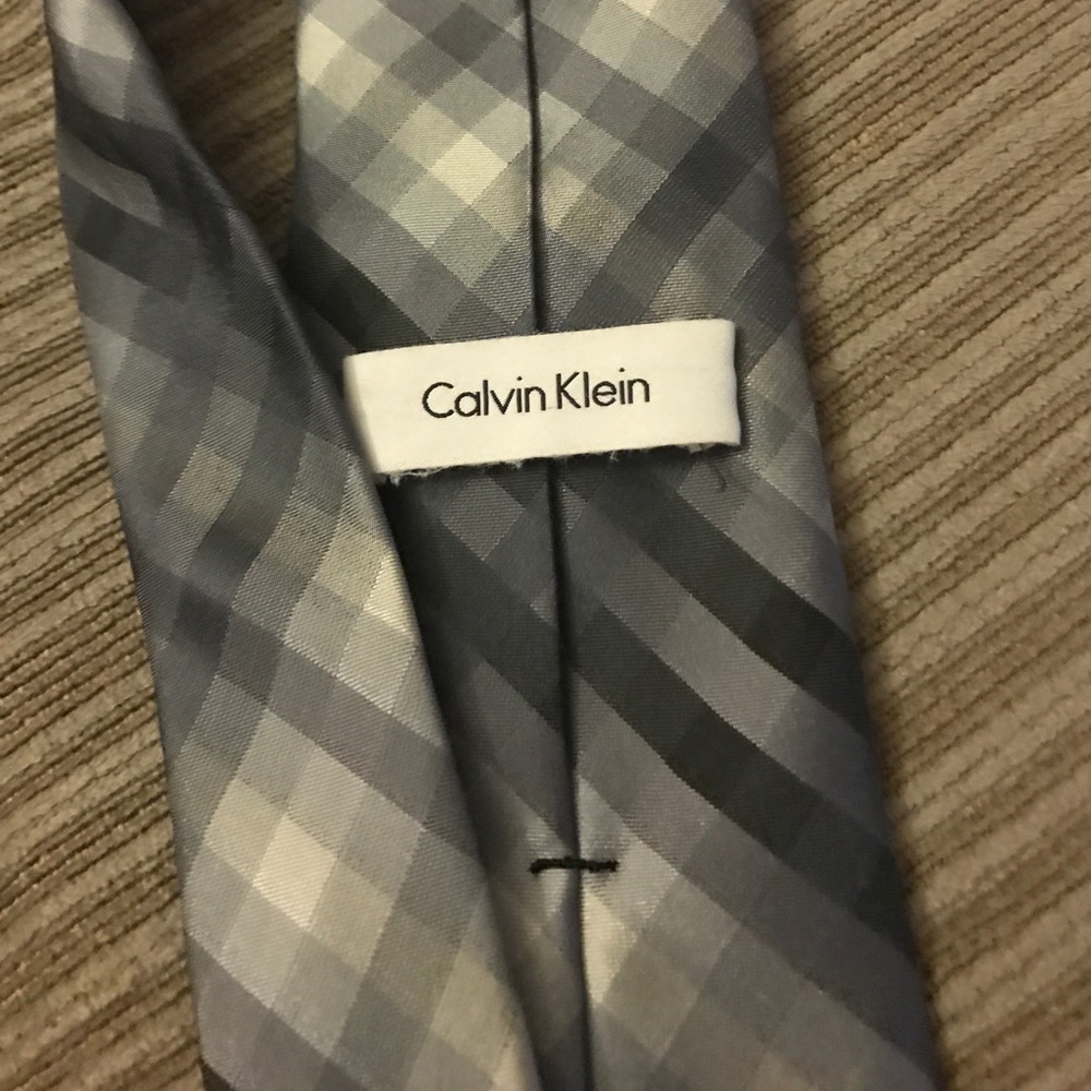 Calvin Klein Men's Tie - Picture 2 of 2