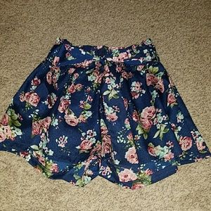 Highwaisted tie shorts