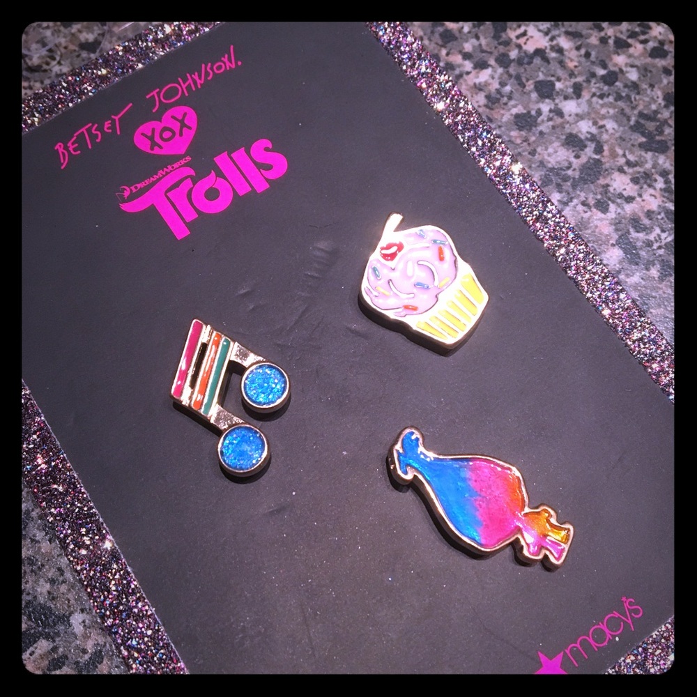 NWT Betsey Johnson xox Trolls Pin Set