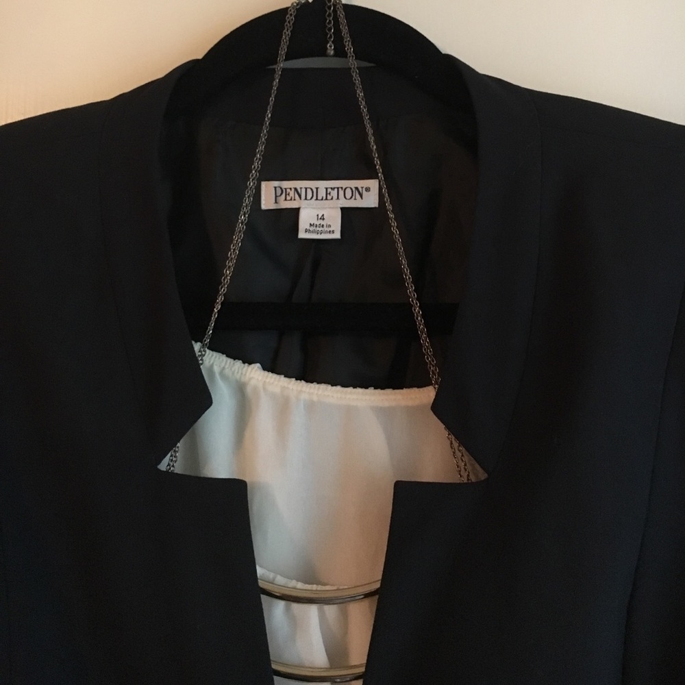 🖤 Black Pendleton notch collar long blazer EUC