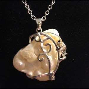 Natural Pearl Drop Pendant Necklace