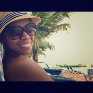 Meet your Posher, Shana