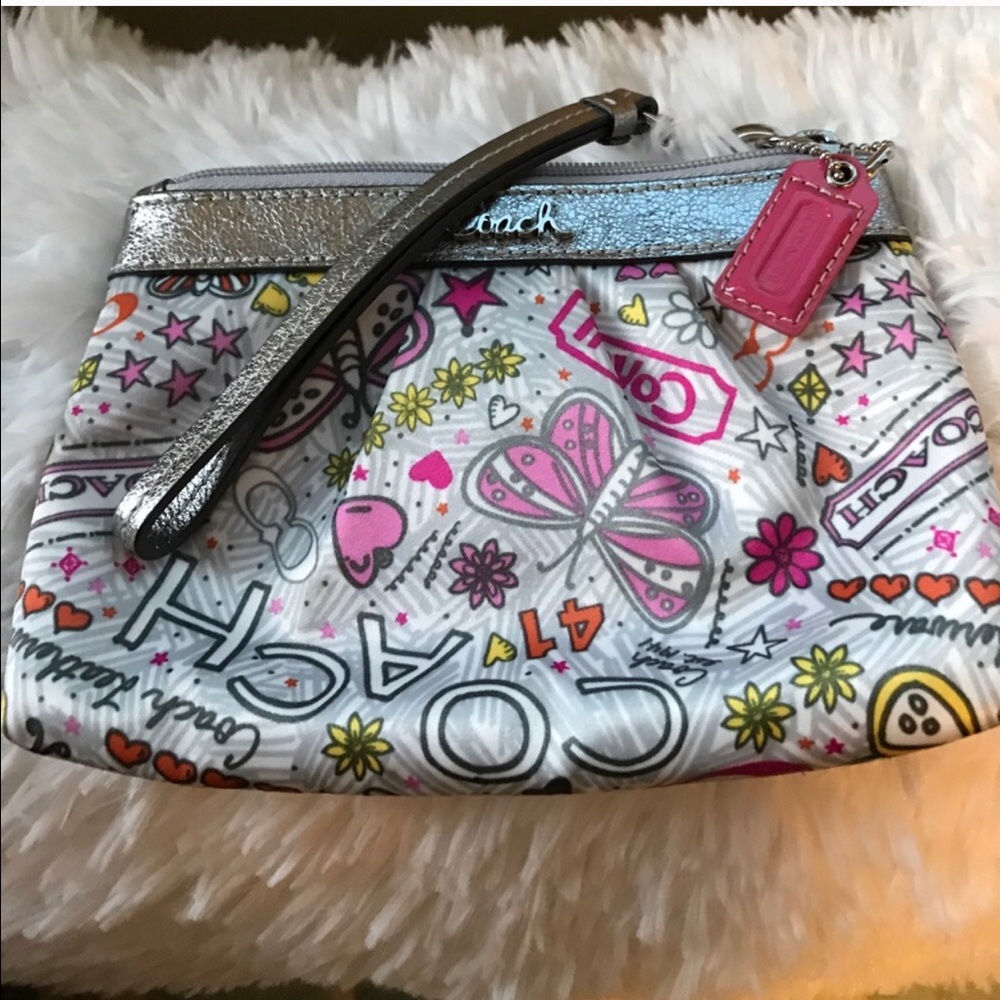 Wristlets Coach Poppy. Very good condition.