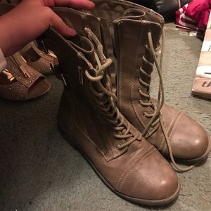 Combat boots Combat boots