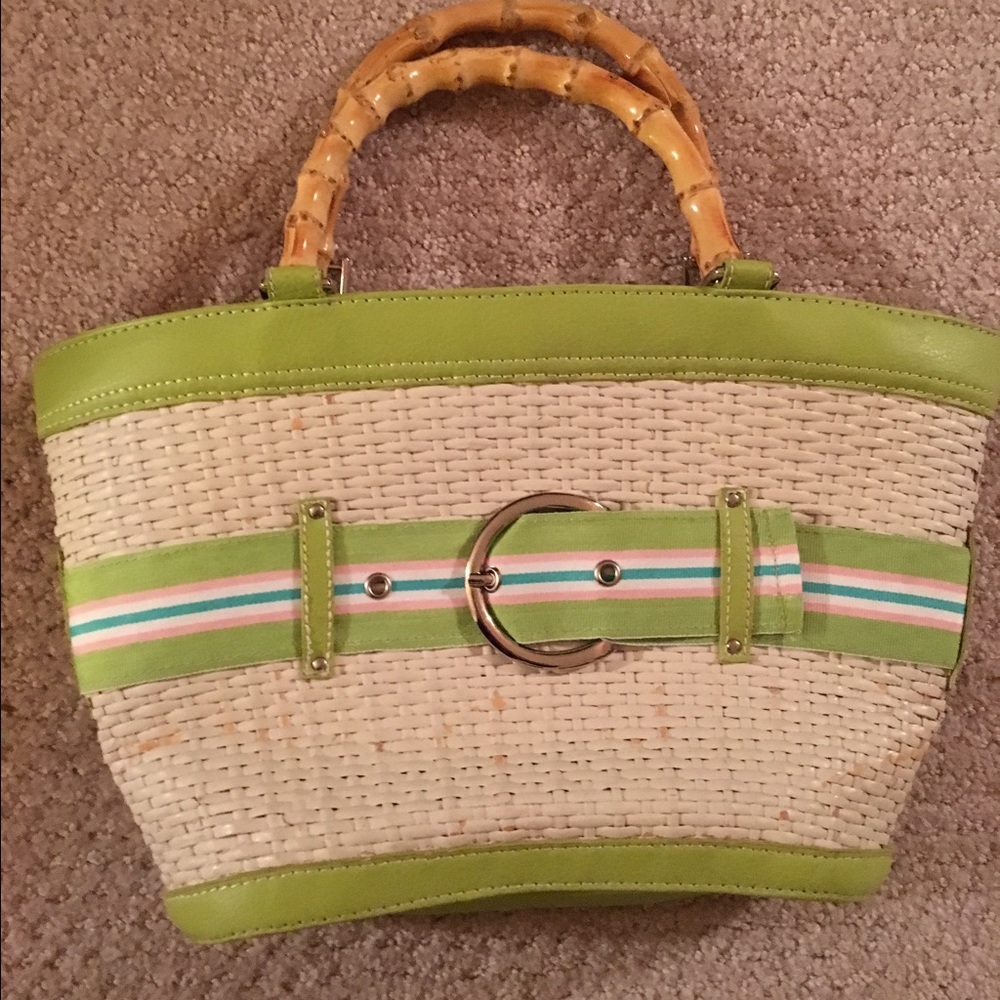 EUC BAMBOO HANDLE WOVEN SPRING HANDBAG!
