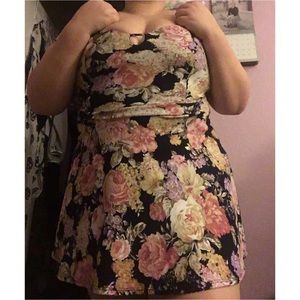 Beautiful floral spring dress!