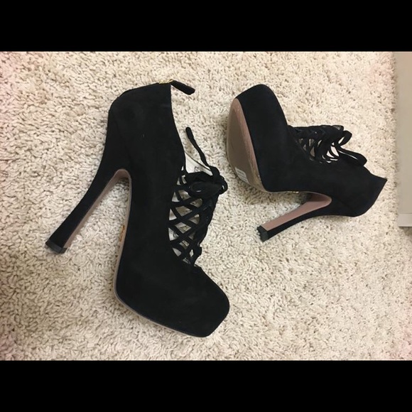 Like new suede Prada shoes - Picture 3 of 5