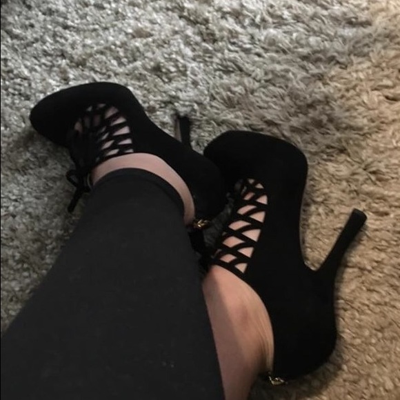 Like new suede Prada shoes - Picture 2 of 5