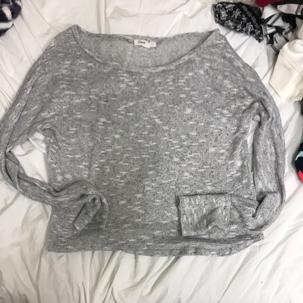 Grey long sleeve shirt
