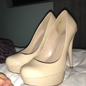 Cream heels size 71/2