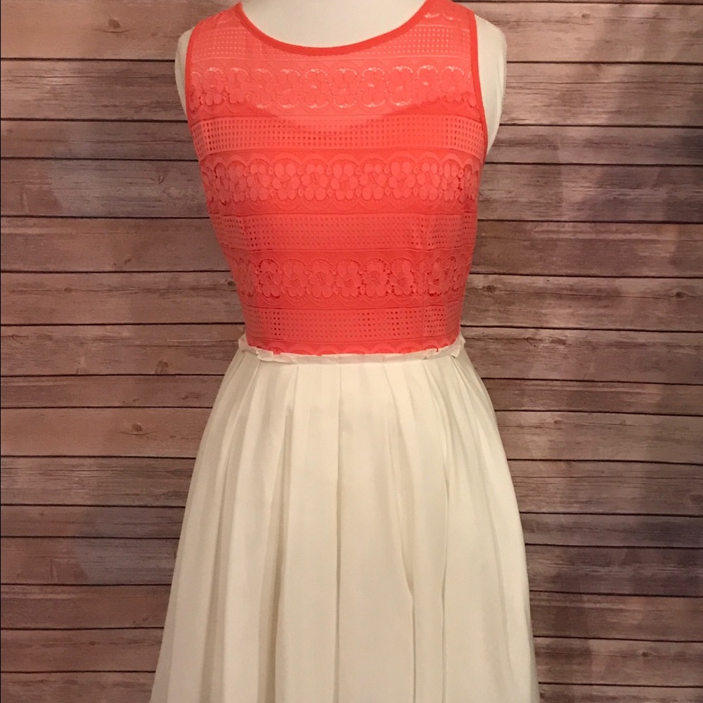 Beautiful Francesca's dress!