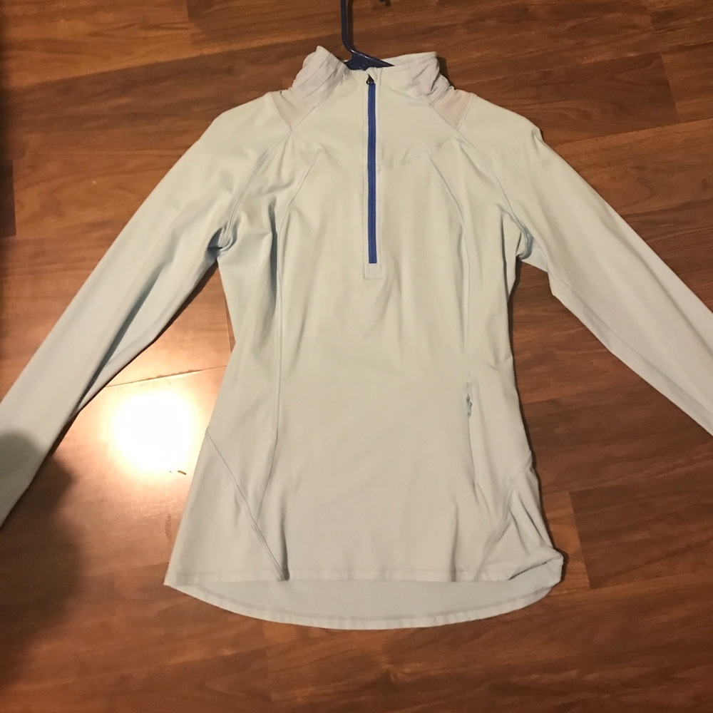 Lululemon dri fit size 6