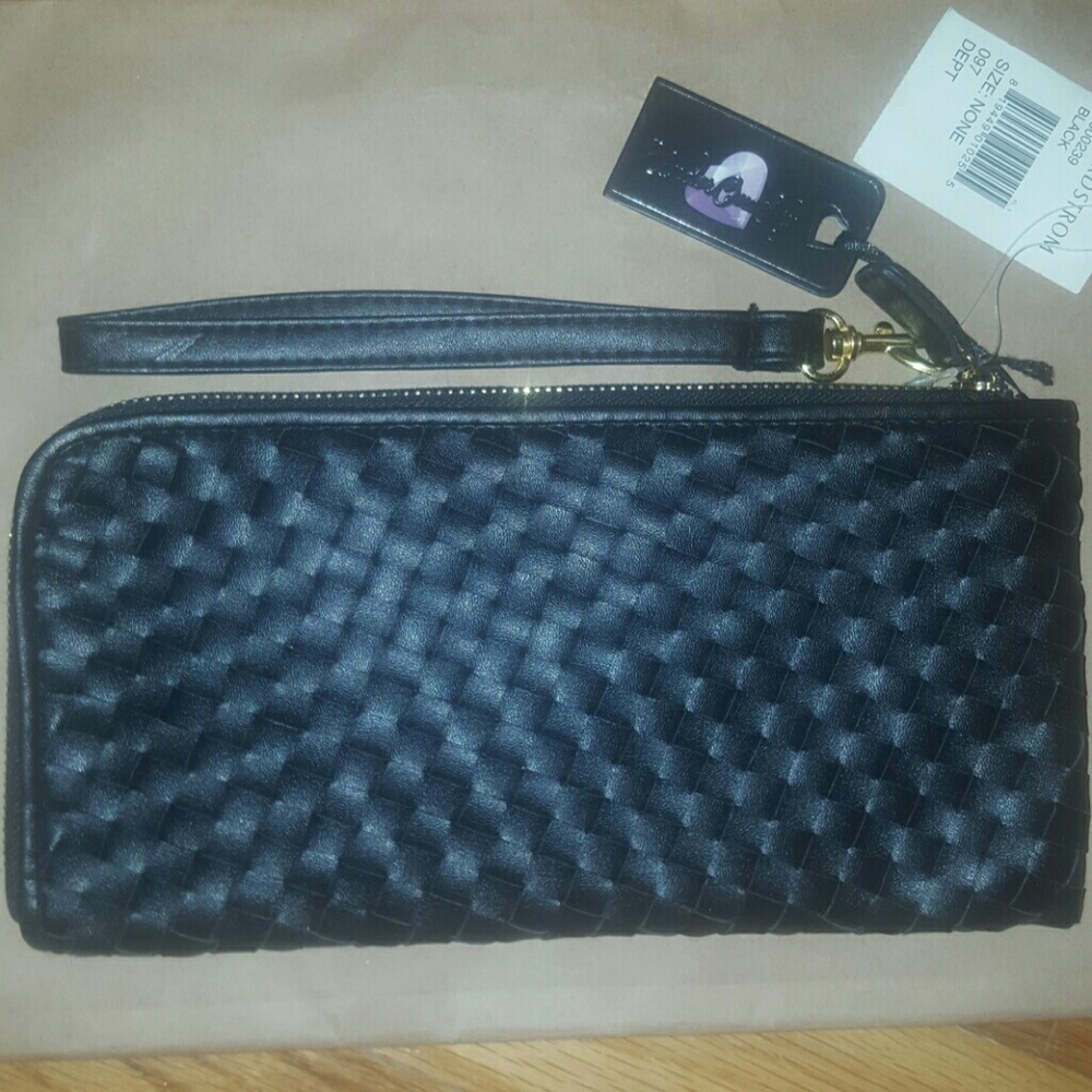 ⬇Price! NWT Woven Wristlet