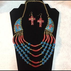 Beautiful Necklace set. Available in clip on