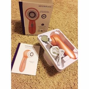 MICHAEL TODD cleansing brush