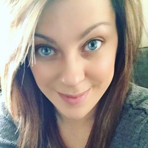 Meet your Posher, Cortney