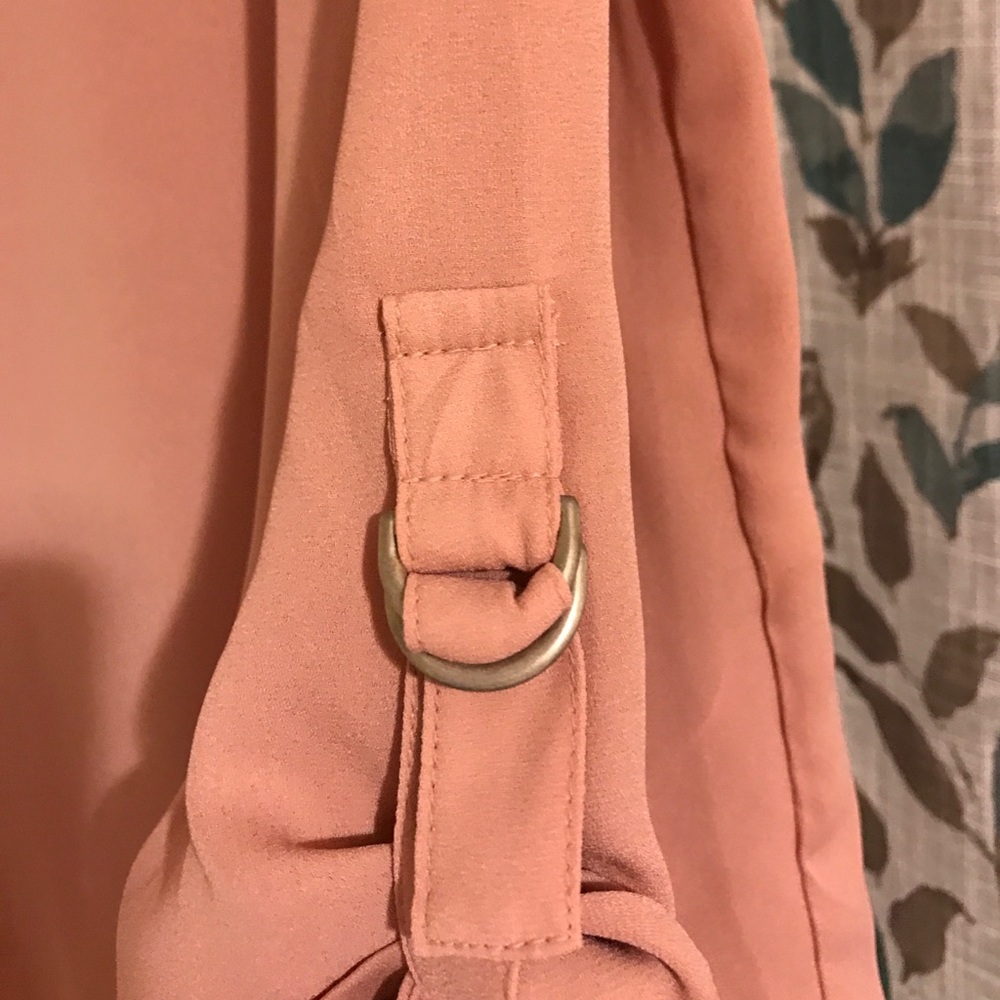 Pink blouse - Picture 2 of 3