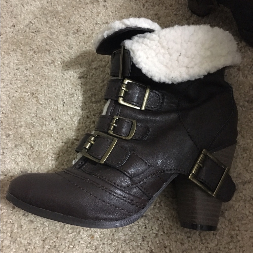 Guess boots dark brown, size 8