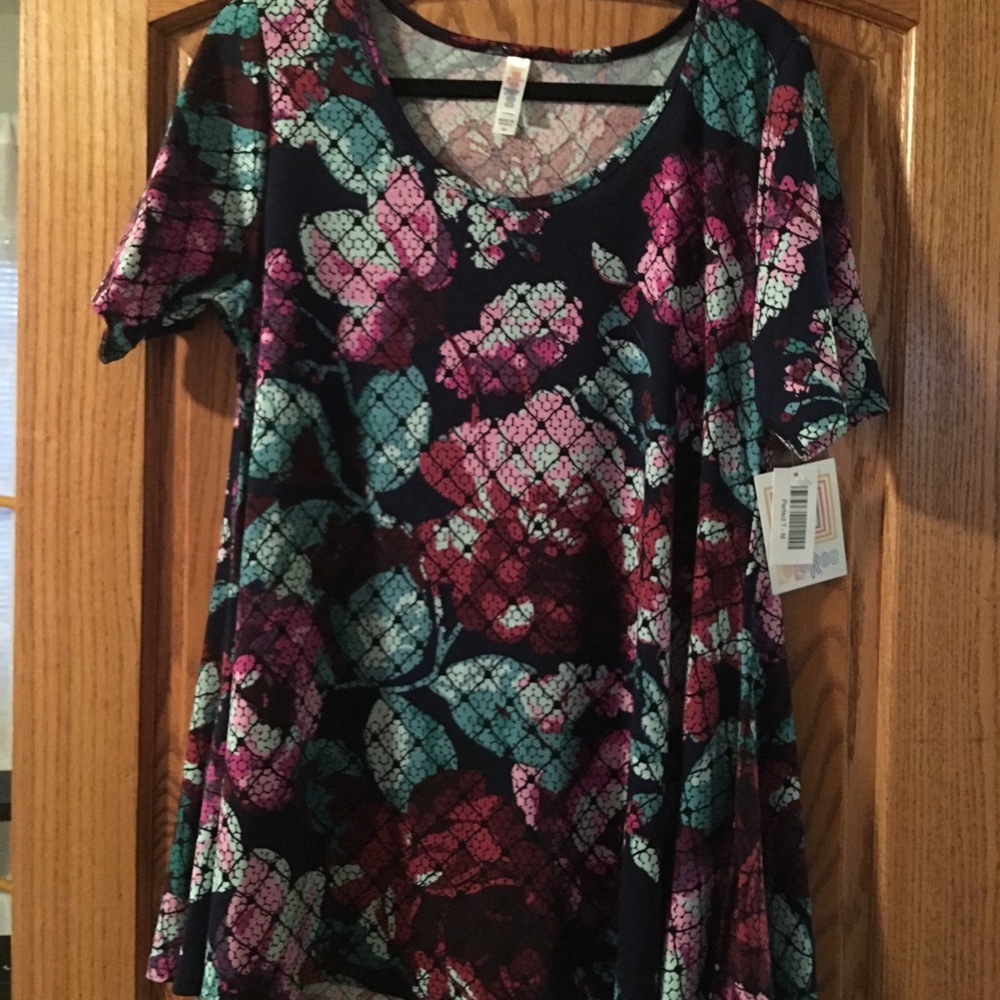 NWT Lularoe medium perfect tee floral GORGEOUS