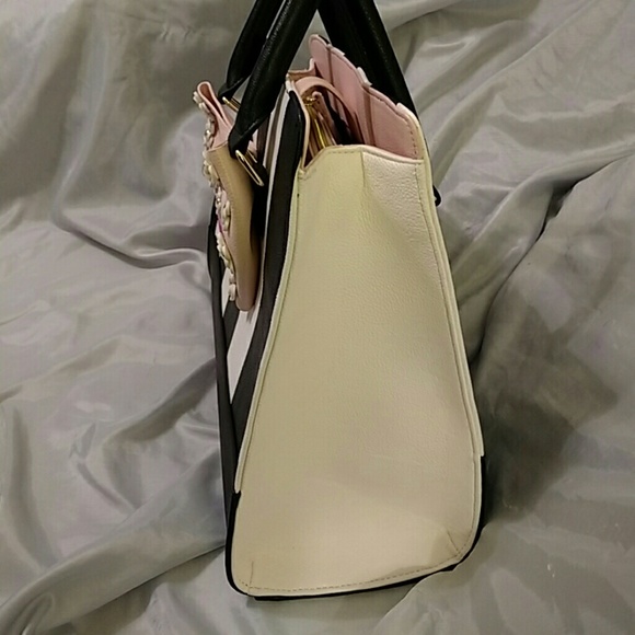 Betsey johnson satchel  NWT - Picture 2 of 4