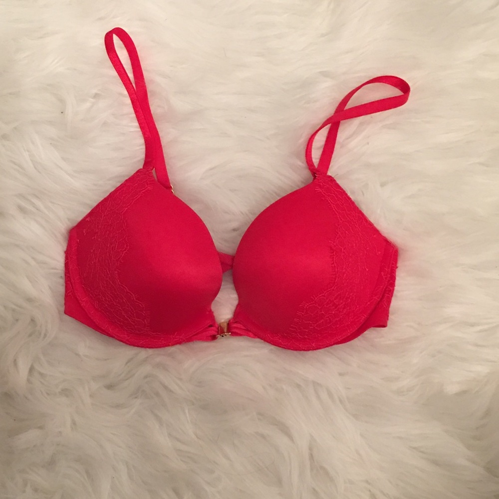 Victoria's Secret 32C NWT