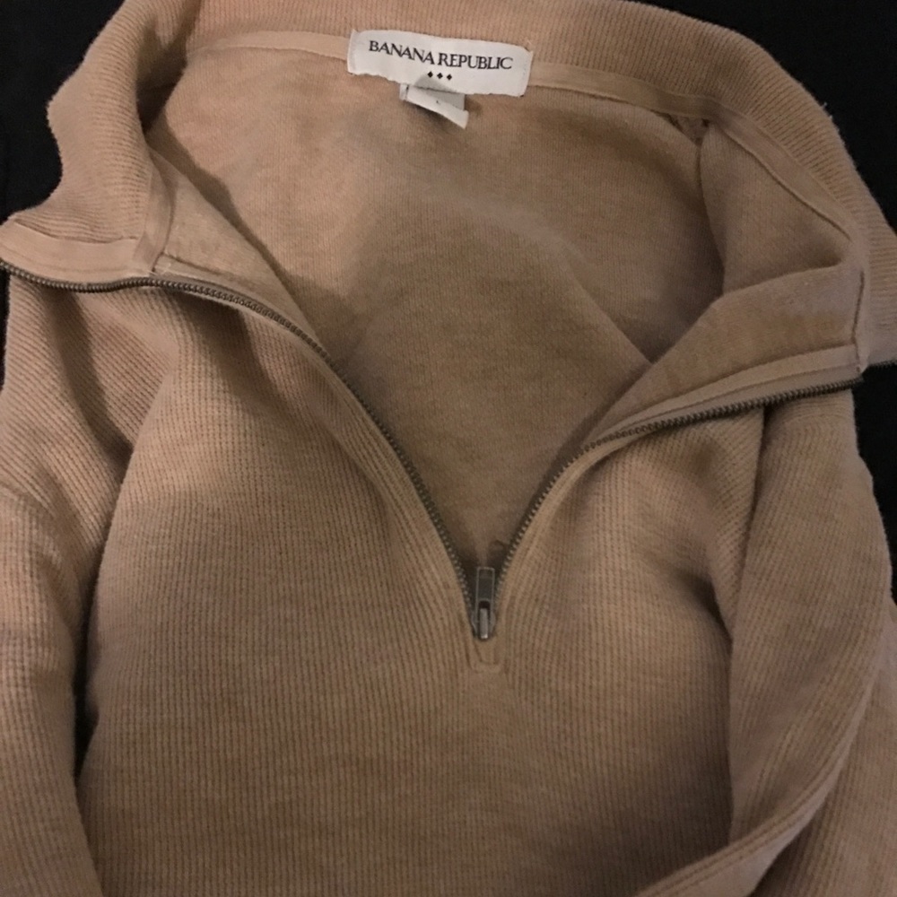 Banana Republic men's tan zipper pullover (L)