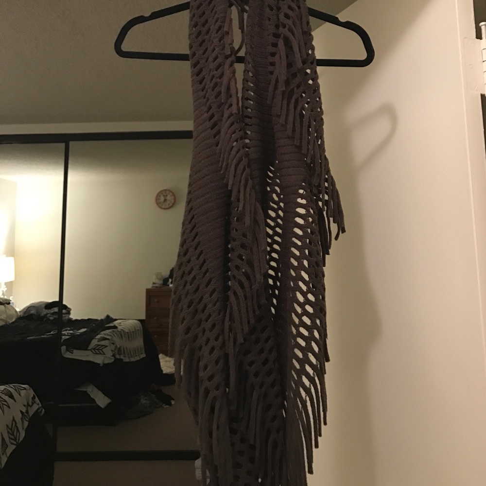 Scarf with fringe
