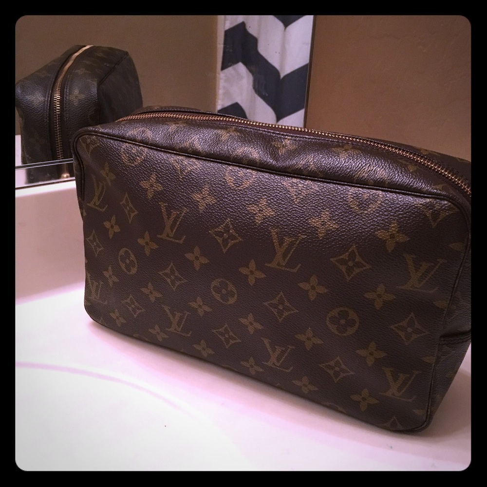 Louis Vuitton Trousse 28 Toiletry Pouch