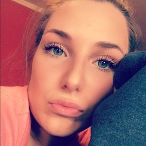 Meet your Posher, Carly