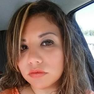 Meet your Posher, Mona