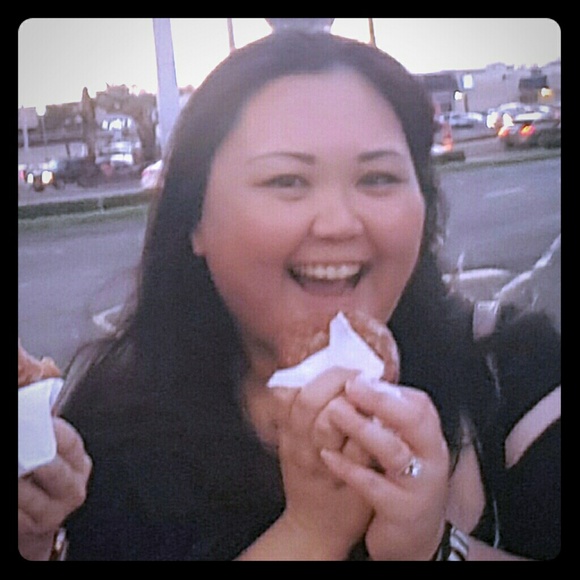 Meet your Posher, Courtney - Picture 2 of 4