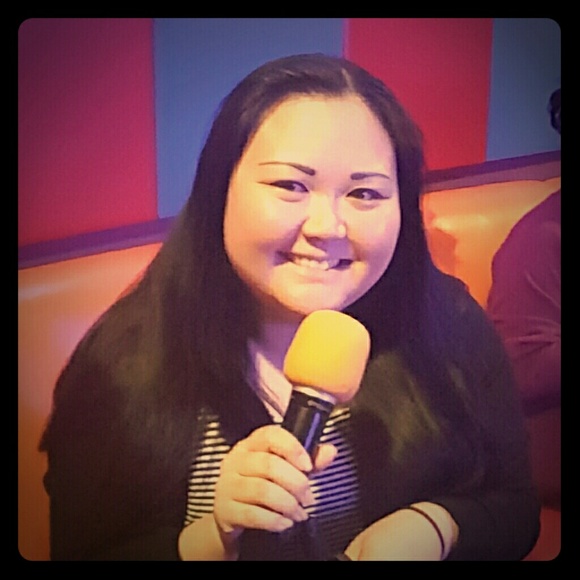 Meet your Posher, Courtney - Picture 3 of 4