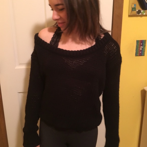 Brandy Melville off the shoulder sweatshirt - Picture 1 of 2