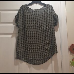Short sleeve chiffon shirt