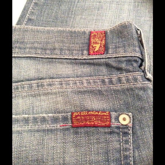 7 For All Man Kind Roxanne Cropped Knee Shorts - Picture 4 of 4