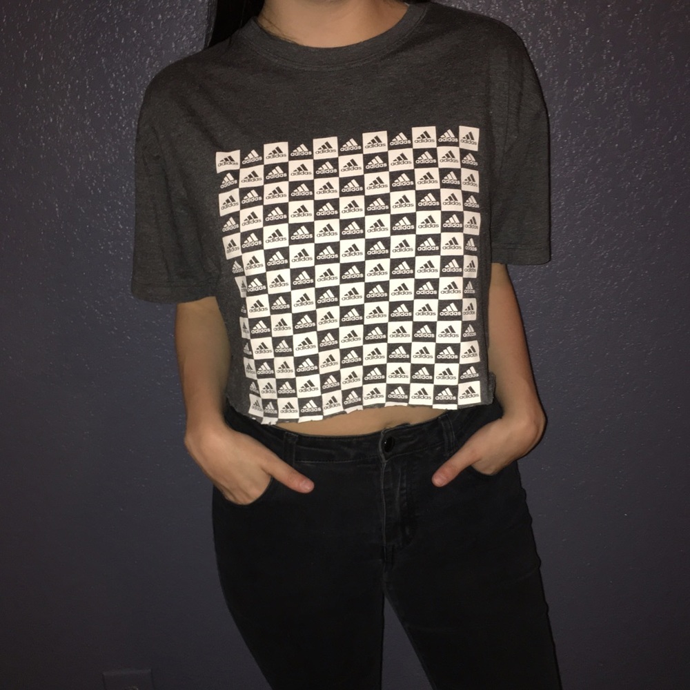 (FINAL PRICE) Cropped Adidas Logo T-Shirt