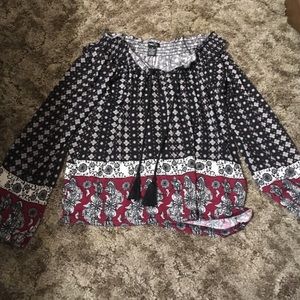 🎉SUPER • SALE 🎉❤Rue21 Over the Shoulder Blouse❤