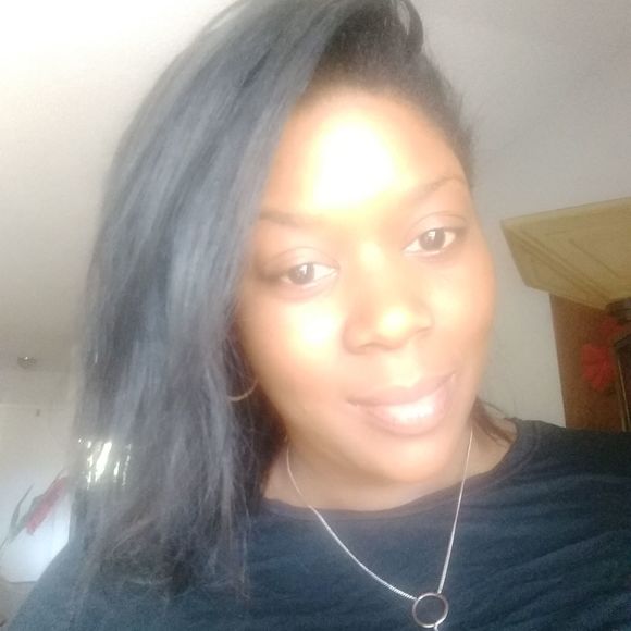 Meet your Posher, Angela - Picture 1 of 1