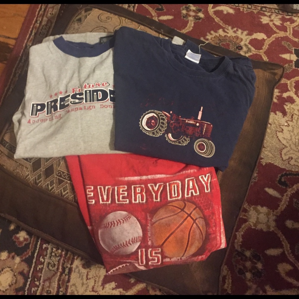 3 boys used T shirts