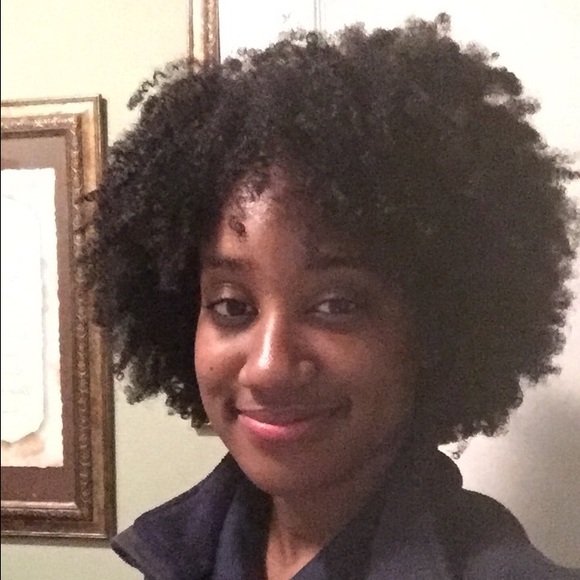 Meet your Posher, Laryssa - Picture 1 of 1
