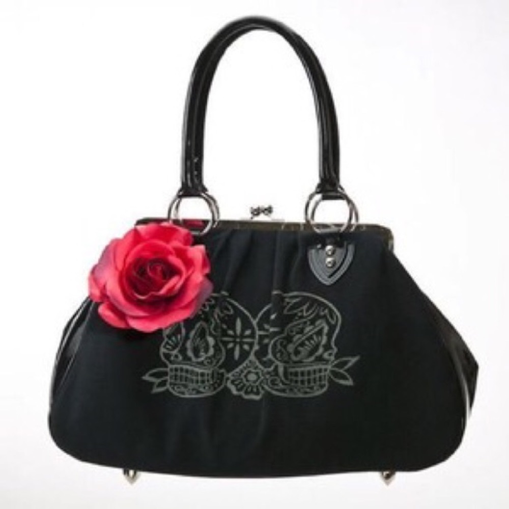 LUX DE VILLE LUCKY ME SKULLS KISS LOCK PURSE