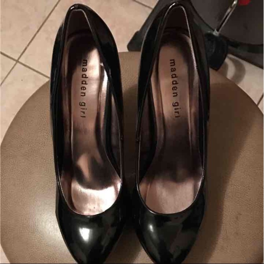 Women's black heels NEW size 10