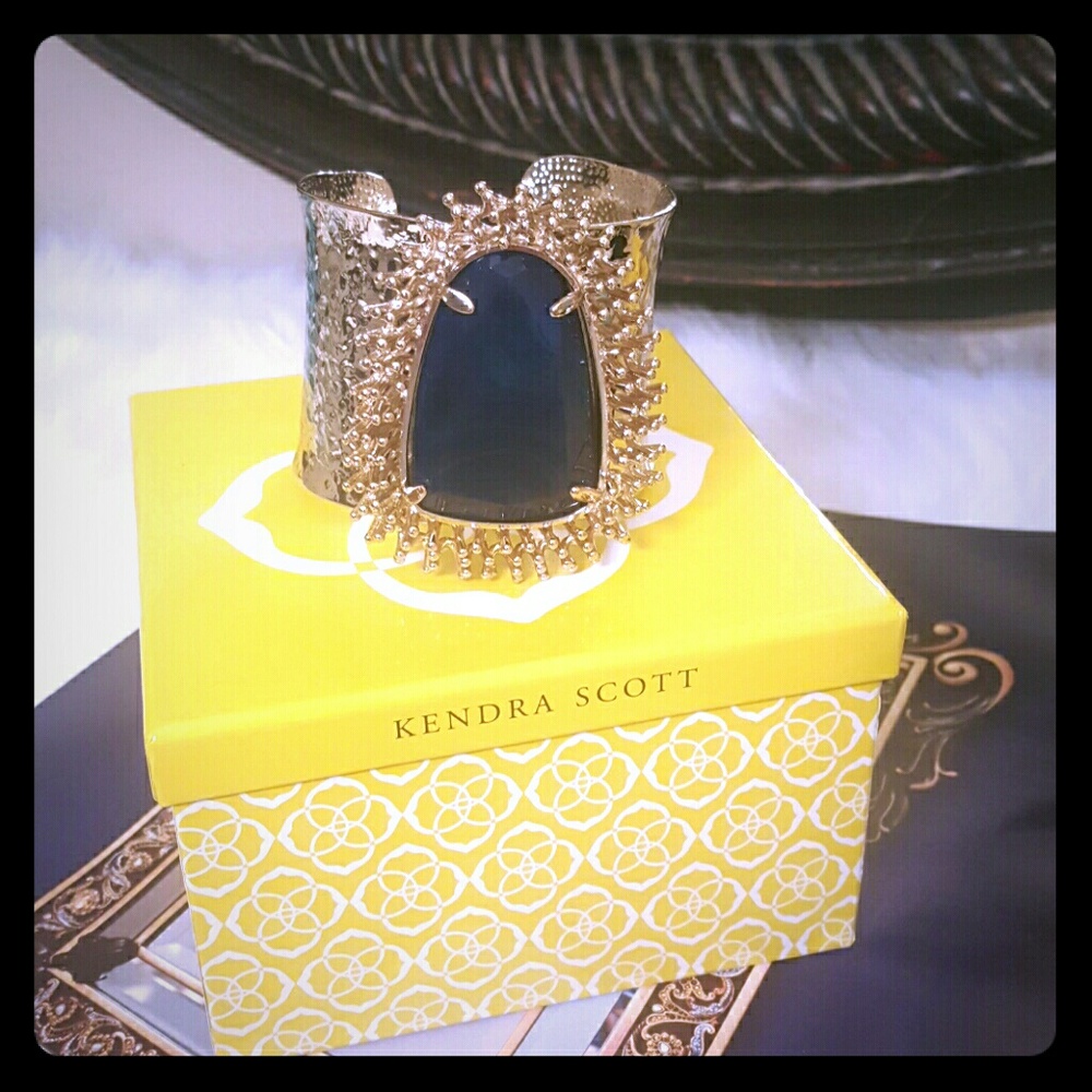 SOLD Kendra Scott Bracelet - Picture 1 of 6