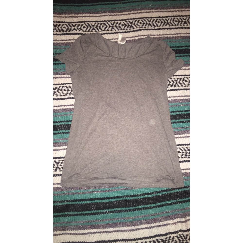 H&M Grey Tee (L)