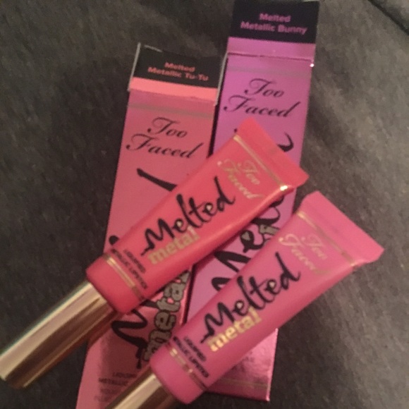 Too faced metal lip gloss - Picture 1 of 2