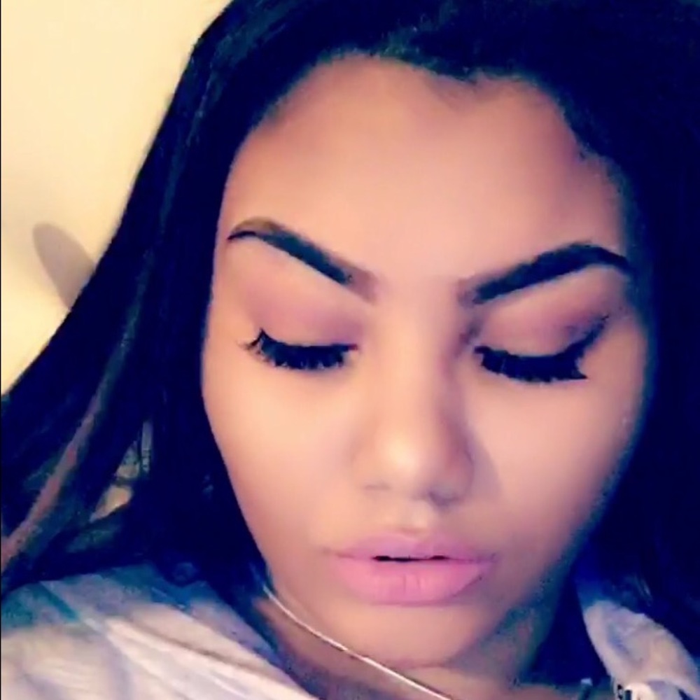 Meet your Posher, Makeup