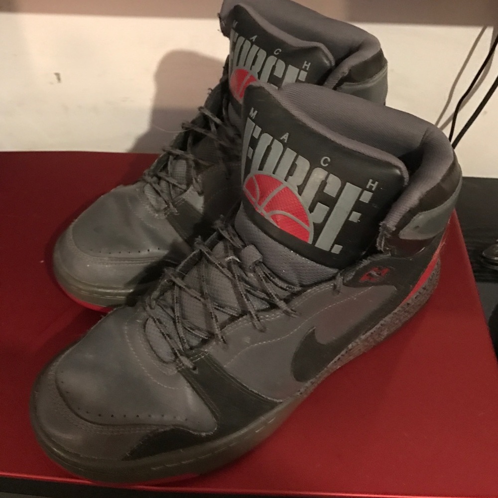 Nike Mach Force