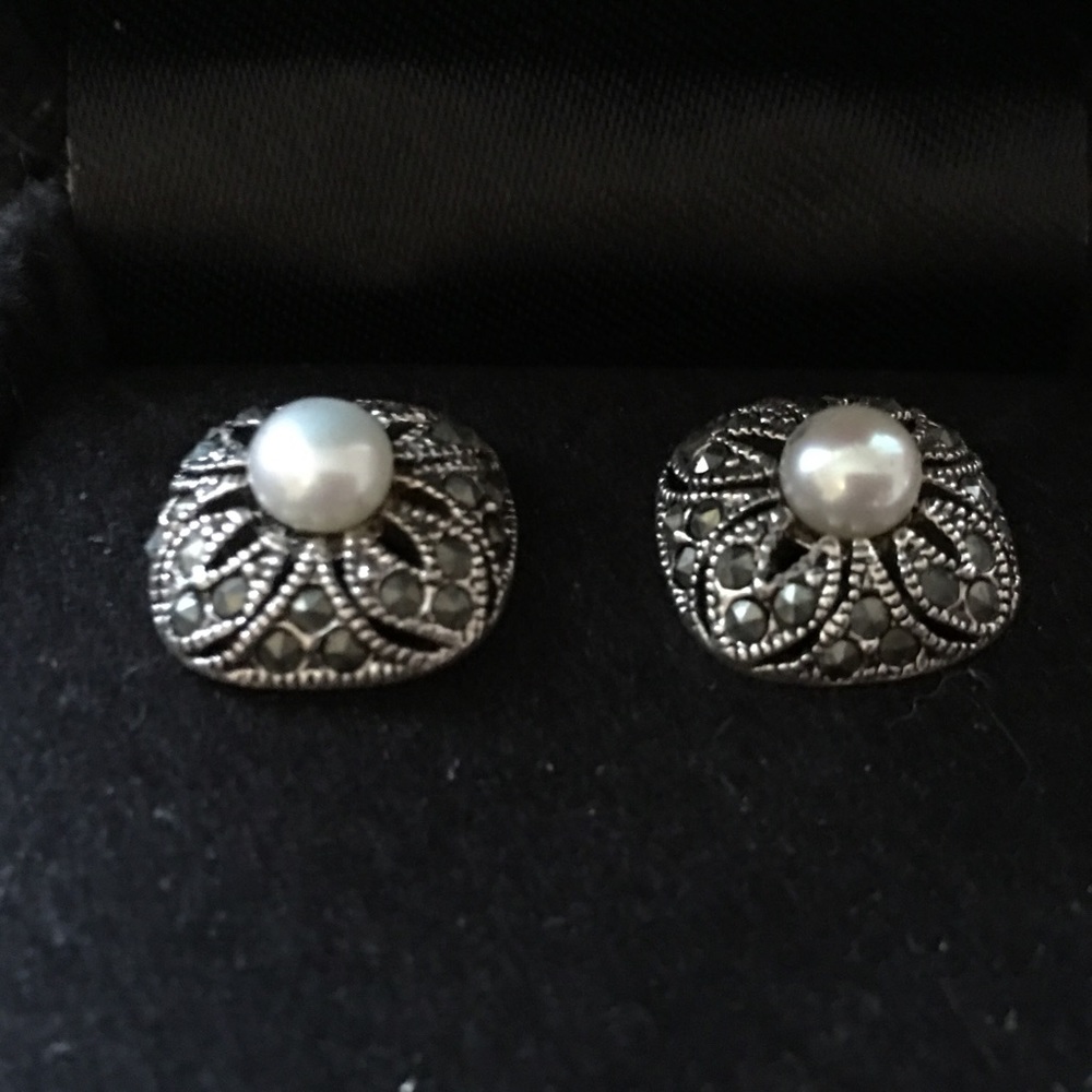 Sterling Silver Pearl Earring