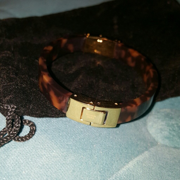Michael Kors Acetate Tortoise Shell Bracelet - Picture 2 of 7