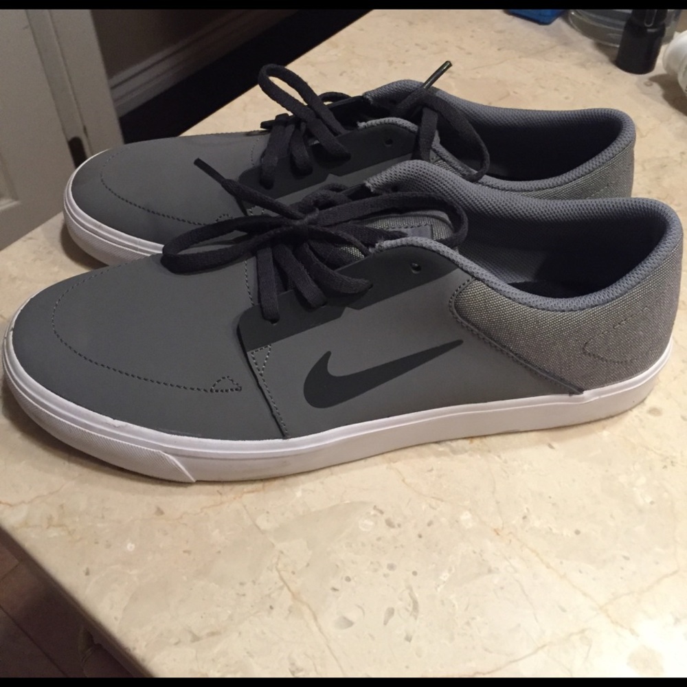 Men's Nike SB grey shoes